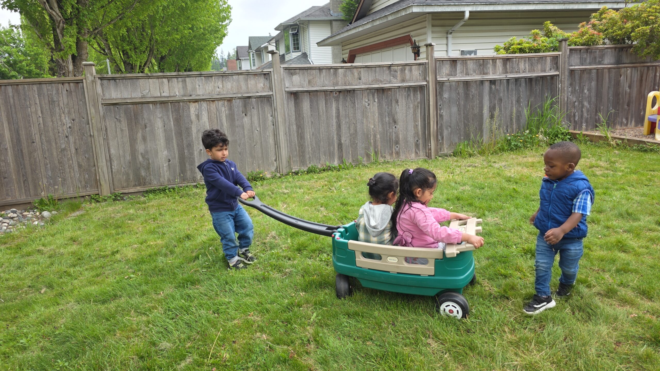 Children at Daycare for Multiple Intelligences Surrey